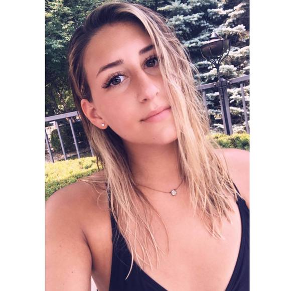 Meet your Posher, Victoria - Picture 1 of 1